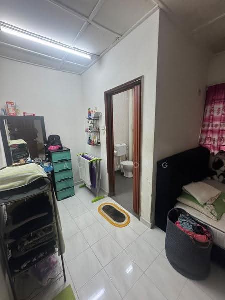 2-storey Terraced House for Sale in Taman Tampoi Indah (Tampoi) - Jack Wong - Bedroom - PropertyGuru.com.my