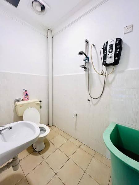2-storey Terraced House for Sale in Bandar Rinching Seksyen 6 (Semenyih) - Amirun Kinanah - Bathroom - PropertyGuru.com.my