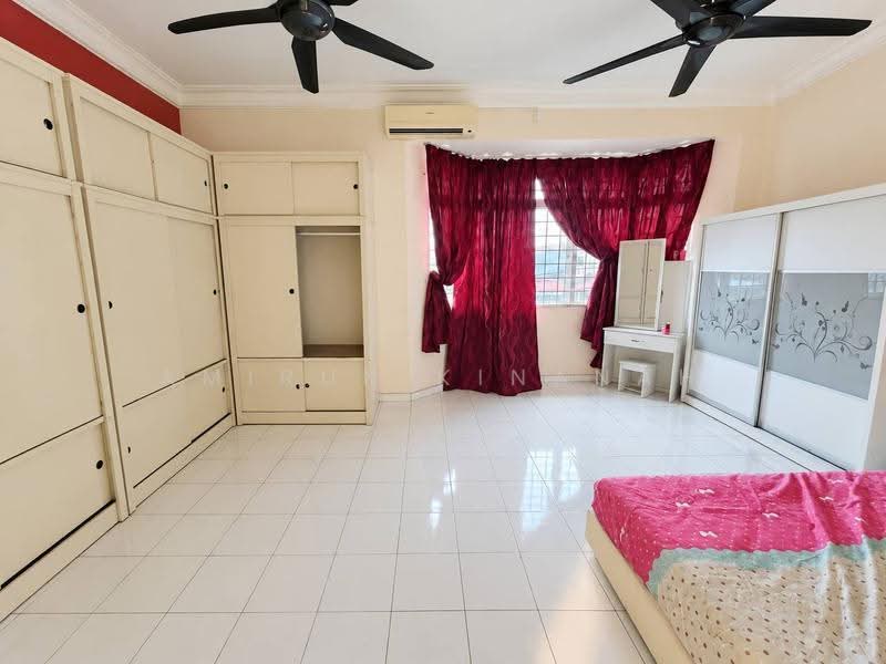 2-storey Terraced House for Sale in Bandar Rinching Seksyen 6 (Semenyih) - Amirun Kinanah - Bedroom - PropertyGuru.com.my