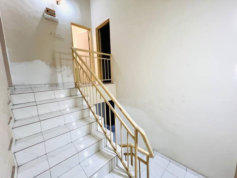 2-storey Terraced House for Sale in Bandar Rinching Seksyen 6 (Semenyih) - Amirun Kinanah - Corridor - PropertyGuru.com.my