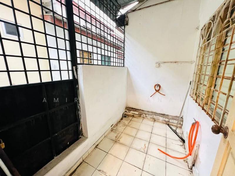 2-storey Terraced House for Sale in Bandar Rinching Seksyen 6 (Semenyih) - Amirun Kinanah - Balcony - PropertyGuru.com.my