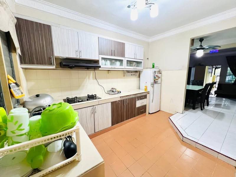2-storey Terraced House for Sale in Bandar Rinching Seksyen 6 (Semenyih) - Amirun Kinanah - Kitchen - PropertyGuru.com.my