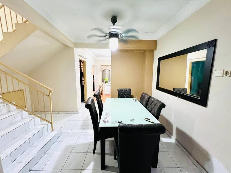 2-storey Terraced House for Sale in Bandar Rinching Seksyen 6 (Semenyih) - Amirun Kinanah - Dining Room - PropertyGuru.com.my