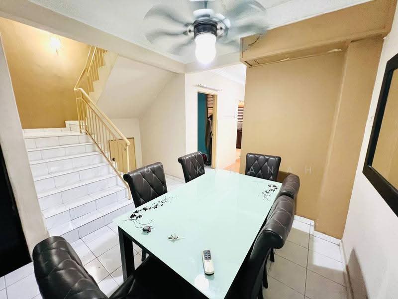 2-storey Terraced House for Sale in Bandar Rinching Seksyen 6 (Semenyih) - Amirun Kinanah - Dining Room - PropertyGuru.com.my