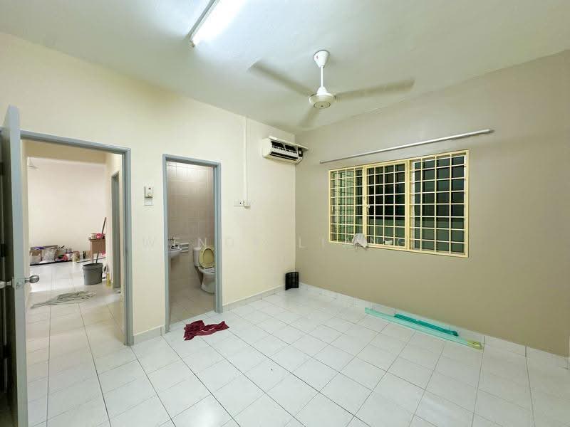 Apartment for Rent at D' Cahaya Apartment - Wendy Liang - Bathroom - PropertyGuru.com.my