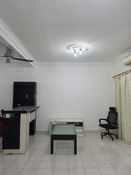 2-storey Terraced House for Rent in Bandar Putra Permai (Seri Kembangan) - Eqhern Oon - Living Room - PropertyGuru.com.my