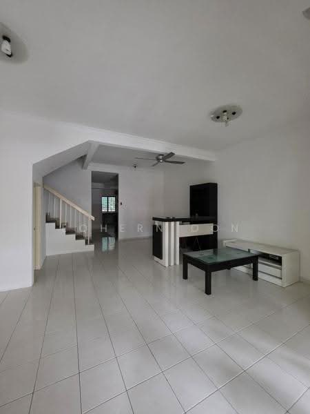 2-storey Terraced House for Rent in Bandar Putra Permai (Seri Kembangan) - Eqhern Oon - Living Room - PropertyGuru.com.my