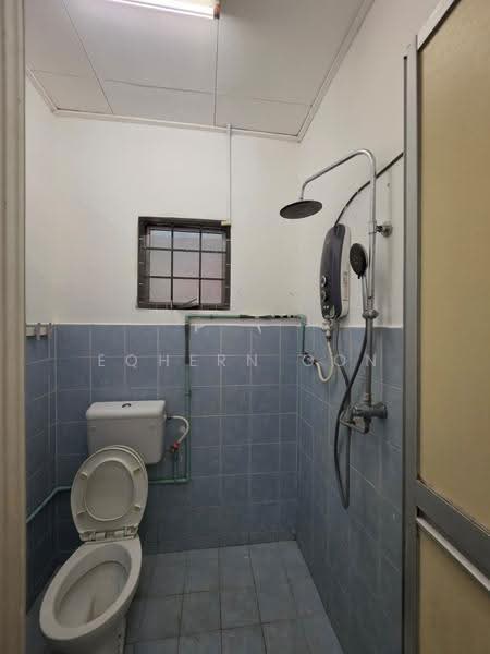 2-storey Terraced House for Rent in Bandar Putra Permai (Seri Kembangan) - Eqhern Oon - Bathroom - PropertyGuru.com.my
