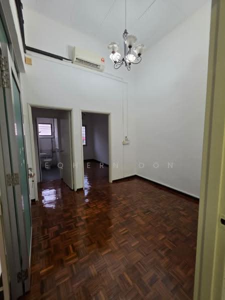 2-storey Terraced House for Rent in Bandar Putra Permai (Seri Kembangan) - Eqhern Oon - Bathroom - PropertyGuru.com.my
