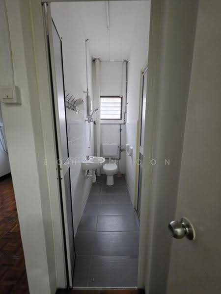 2-storey Terraced House for Rent in Bandar Putra Permai (Seri Kembangan) - Eqhern Oon - Bathroom - PropertyGuru.com.my