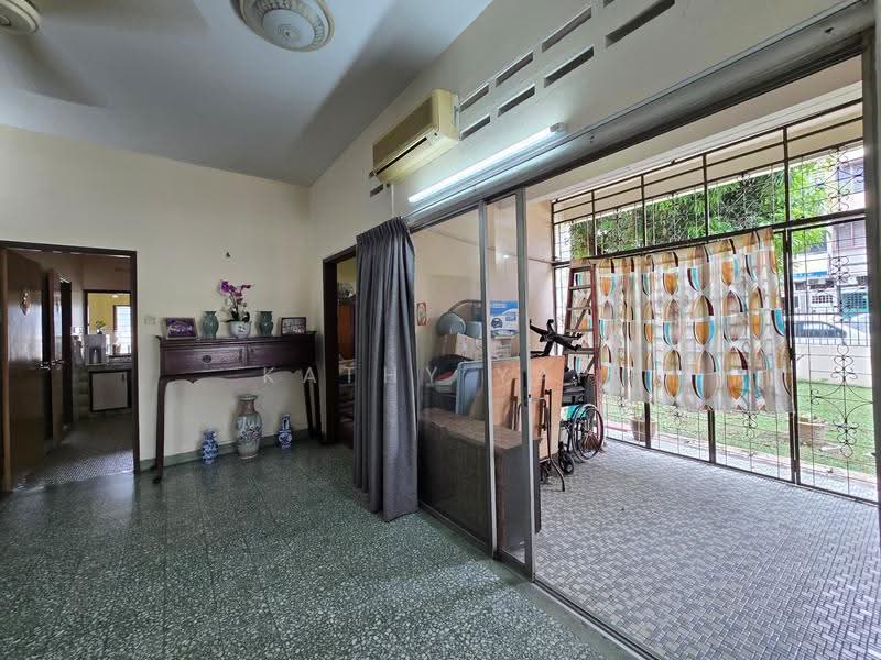 Semi-Detached House for Sale in Bandar Baru Sentul (Sentul) - Kathy Yap - Living Room - PropertyGuru.com.my