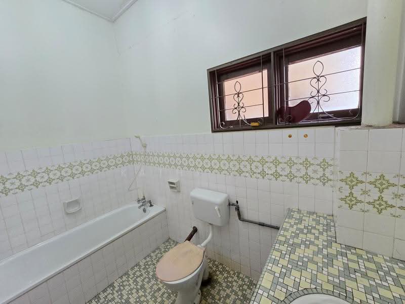 Semi-Detached House for Sale in Bandar Baru Sentul (Sentul) - Kathy Yap - Bathroom - PropertyGuru.com.my