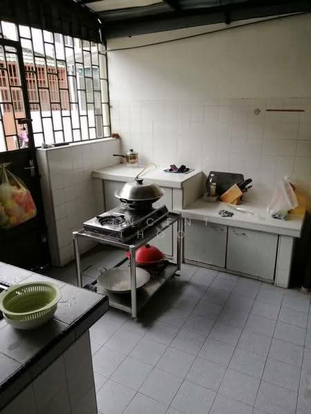 Rumah Teres 2-Tingkat untuk Dijual di Taman Melor (Ipoh) - Vincent Thoo - Kitchen - PropertyGuru.com.my