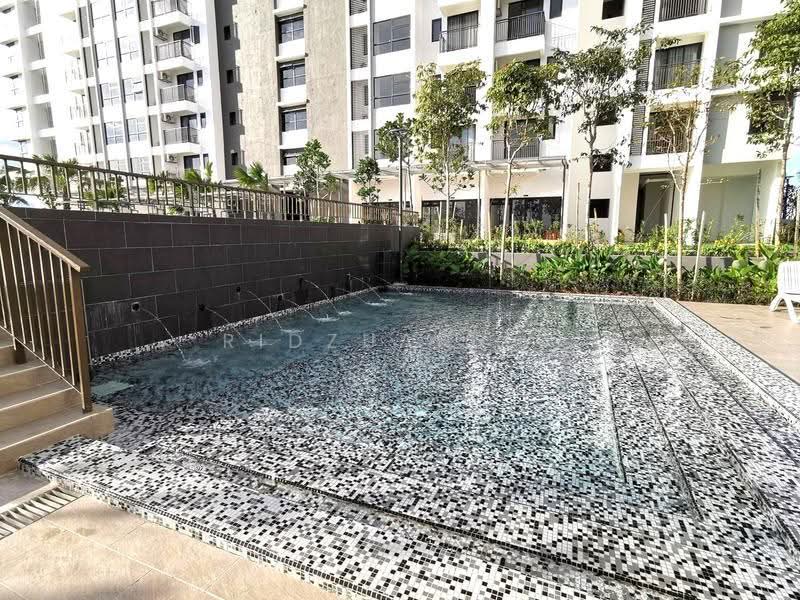 Kediaman Servis untuk Dijual di Tiara Imperio Residence - Ridzuan Lu - Pool - PropertyGuru.com.my