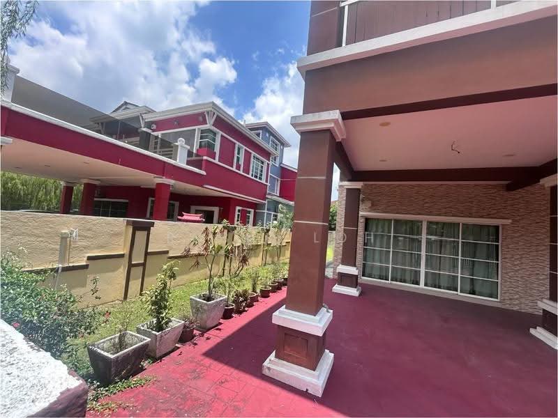 Rumah Banglo untuk Dijual di Bandar Putra Permai (Seri Kembangan) - Robin Loh - Exterior - PropertyGuru.com.my