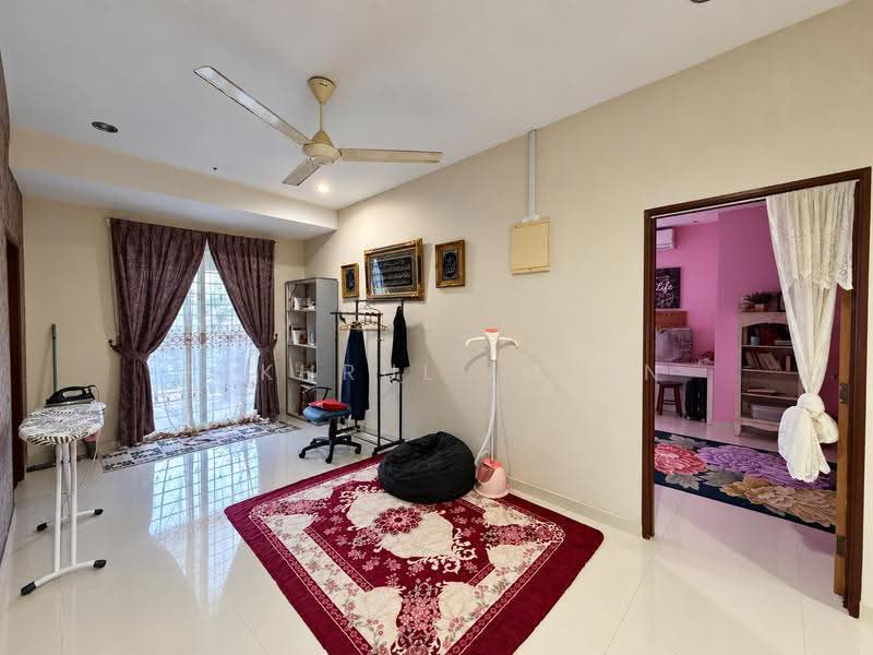 Terraced House for Sale in Taman Bukit Dahlia (Pasir Gudang) - Fakhrul Imlan - Living Room - PropertyGuru.com.my