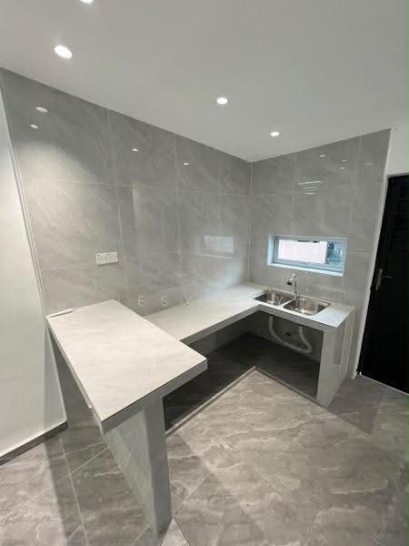 1-storey Terraced House for Sale in Taman Senai Utama (Kulai) - Jesy Tey - Kitchen - PropertyGuru.com.my