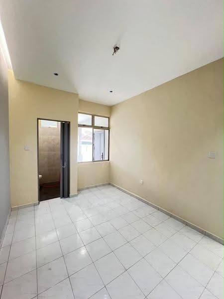 1-storey Terraced House for Sale in Taman Senai Utama (Kulai) - Jesy Tey - Bathroom - PropertyGuru.com.my