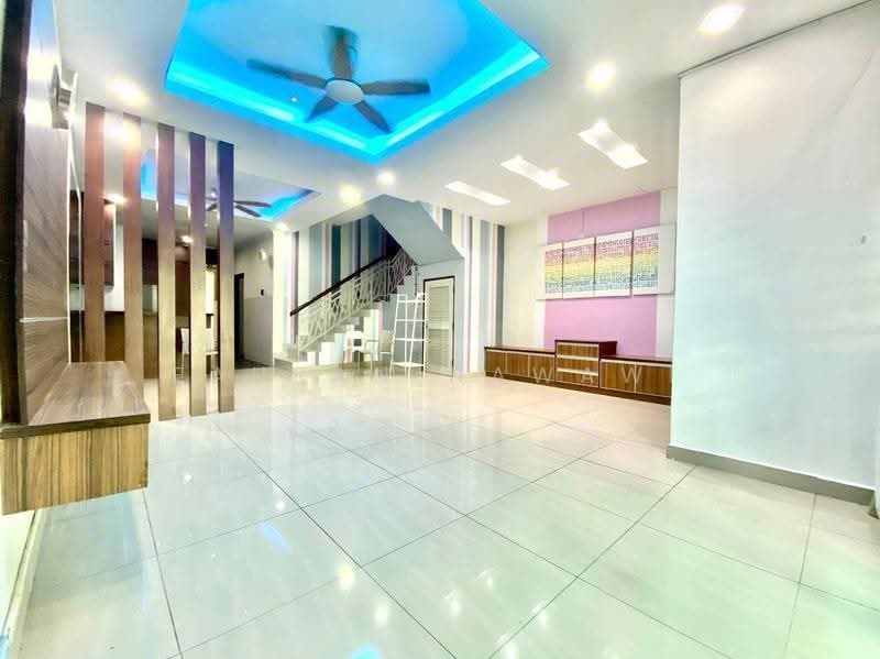 Rumah Teres 2-Tingkat untuk Dijual di Taman Puncak Saujana (Kajang) - Fauran Nawawi - Living Room - PropertyGuru.com.my