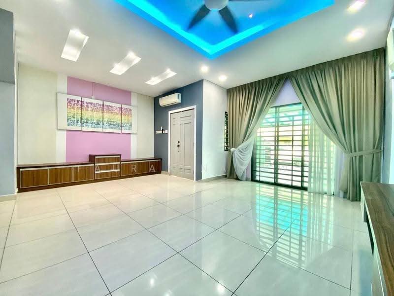 Rumah Teres 2-Tingkat untuk Dijual di Taman Puncak Saujana (Kajang) - Fauran Nawawi - Living Room - PropertyGuru.com.my
