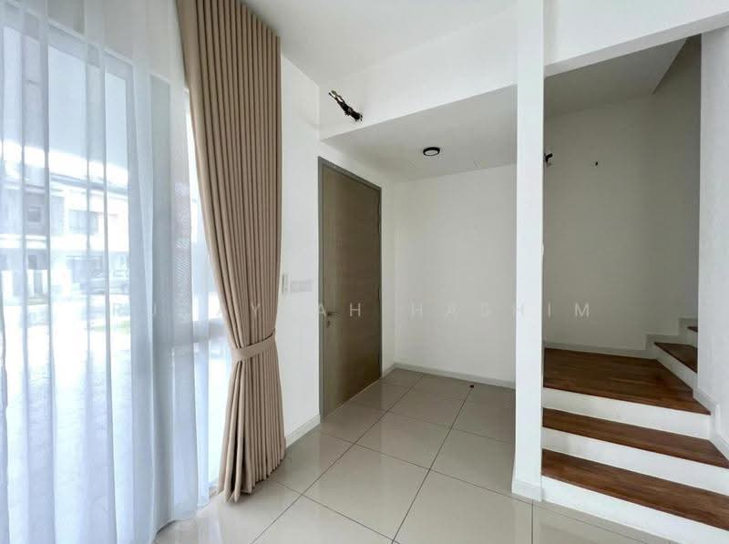 Rumah Teres 2-Tingkat untuk Disewa di Bandar Gamuda Cove (Dengkil) - Ruqayyah Hashim - Entrance - PropertyGuru.com.my