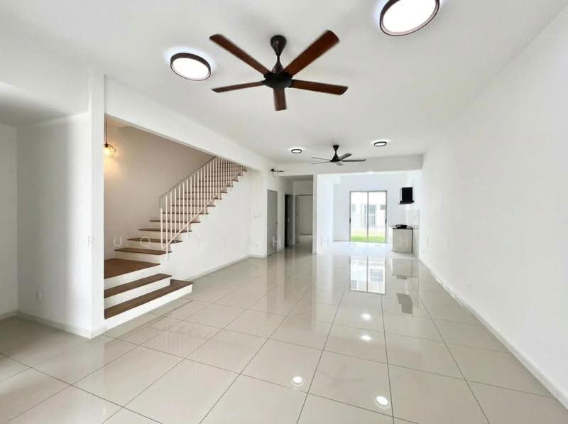 Rumah Teres 2-Tingkat untuk Disewa di Bandar Gamuda Cove (Dengkil) - Ruqayyah Hashim - Living Room - PropertyGuru.com.my