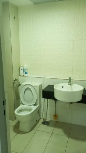 Kediaman Servis untuk Disewa di Residences @ 1 Tebrau - David Chan - Bathroom - PropertyGuru.com.my