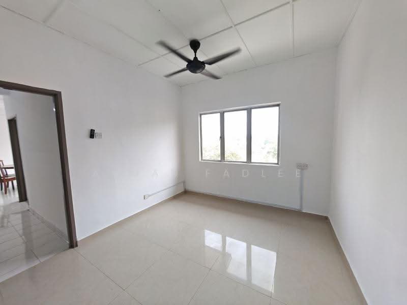 Apartment for Sale at Sri Putra Apartment @ Sungai Buloh - Ahmad Fadlee - PropertyGuru.com.my