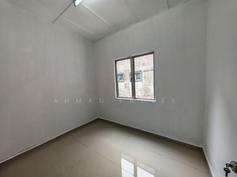 Apartment for Sale at Sri Putra Apartment @ Sungai Buloh - Ahmad Fadlee - PropertyGuru.com.my