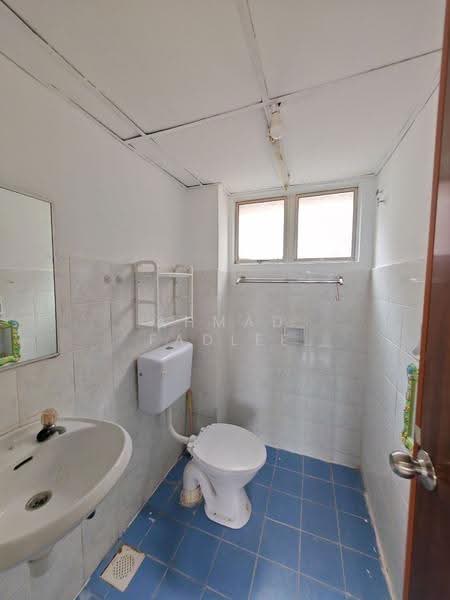 Apartment for Sale at Sri Putra Apartment @ Sungai Buloh - Ahmad Fadlee - PropertyGuru.com.my