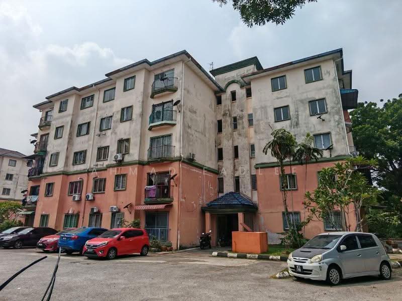Apartment for Sale at Sri Putra Apartment @ Sungai Buloh - Ahmad Fadlee - PropertyGuru.com.my