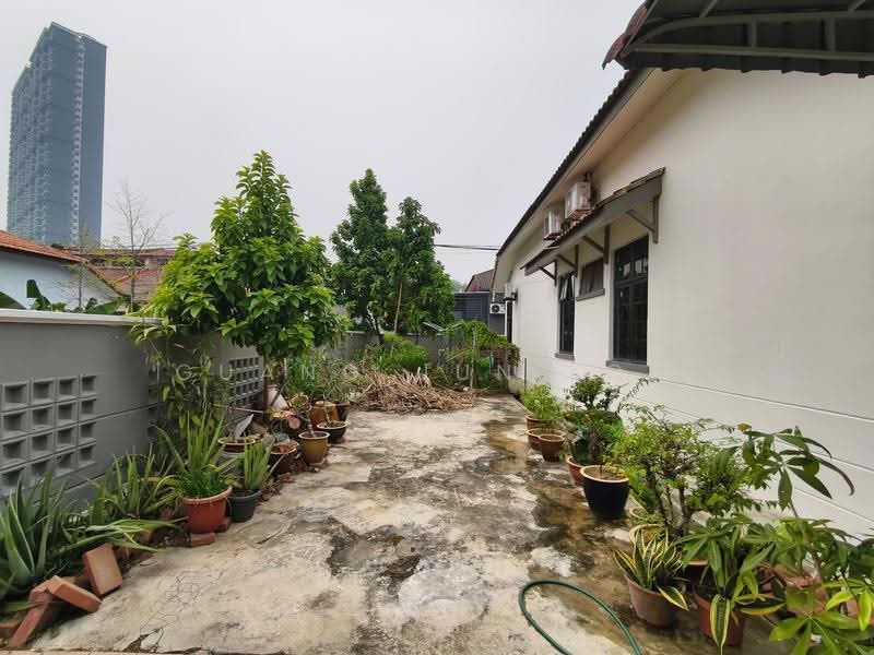 1-storey Terraced House for Sale in Taman Molek (Johor Bahru) - Guang Jun Loh - PropertyGuru.com.my
