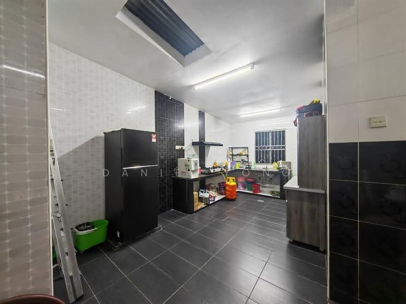 1-storey Terraced House for Sale in Skudai (Johor) - Daniel Yong - Kitchen - PropertyGuru.com.my