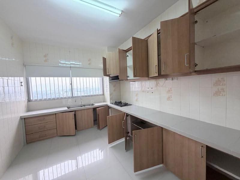 Kondominium untuk Disewa di 1 Persiaran Gurney - Carine Lee - Kitchen - PropertyGuru.com.my