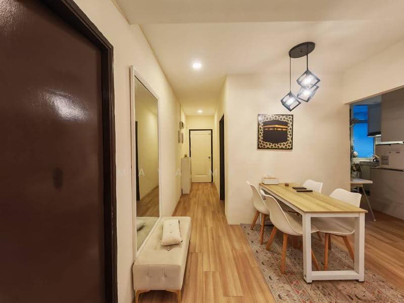 Pangsapuri untuk Dijual di Ruvena Villa - Maya Myra - Corridor - PropertyGuru.com.my