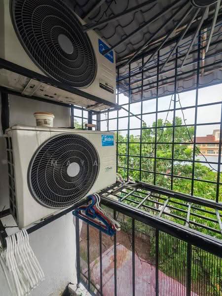 Pangsapuri untuk Dijual di Ruvena Villa - Maya Myra - Balcony - PropertyGuru.com.my