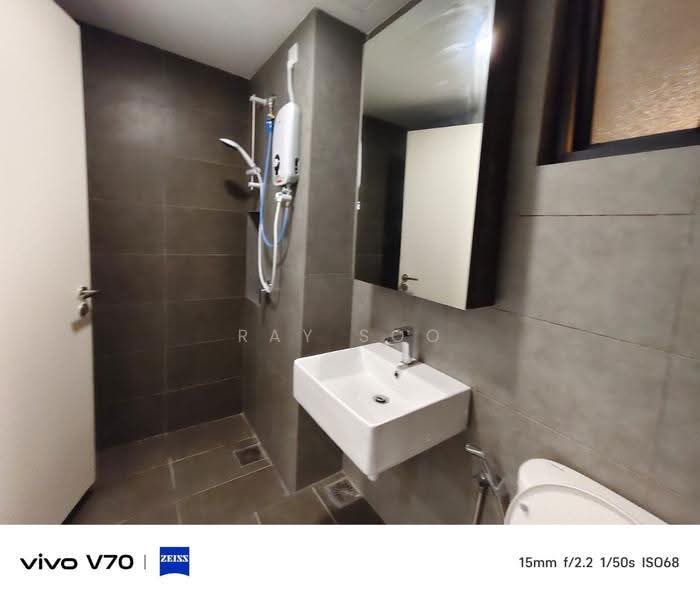 Kondominium untuk Disewa di D'Terra Residences - Ray Soo - Bathroom - PropertyGuru.com.my