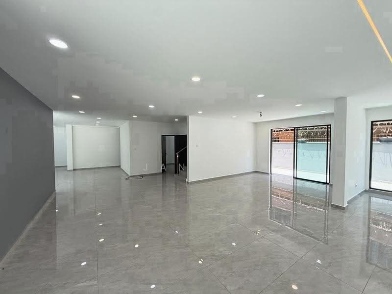 Rumah Banglo untuk Dijual di Taman Kebun Teh (Johor Bahru) - JAN AU - Living Room - PropertyGuru.com.my