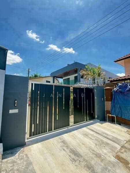 Rumah Banglo untuk Dijual di Taman Kebun Teh (Johor Bahru) - JAN AU - Exterior - PropertyGuru.com.my