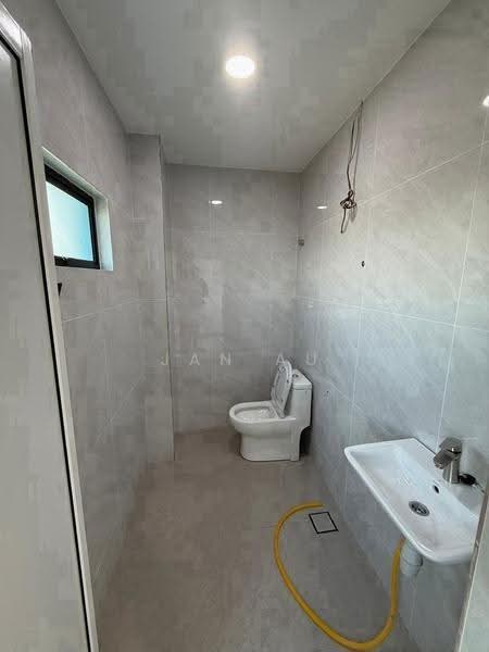 Rumah Banglo untuk Dijual di Taman Kebun Teh (Johor Bahru) - JAN AU - Bathroom - PropertyGuru.com.my