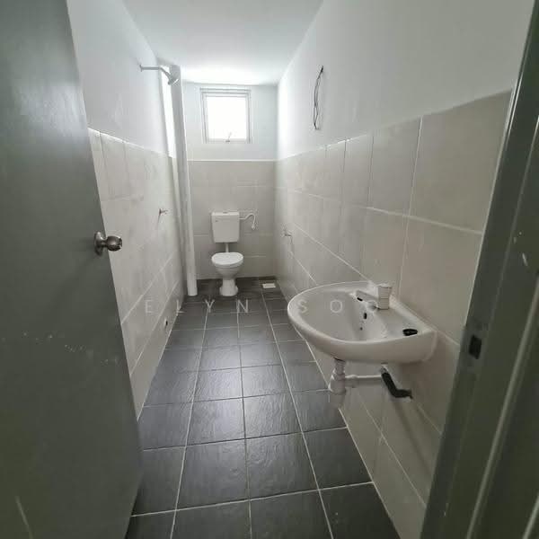 Shop for Rent in Jenjarom (Selangor) - Elyn Soo - Bathroom - PropertyGuru.com.my