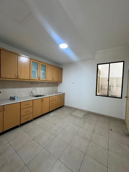 Rumah Kluster untuk Disewa di Taman Mount Austin (Tebrau) - Daniel Yong - Kitchen - PropertyGuru.com.my
