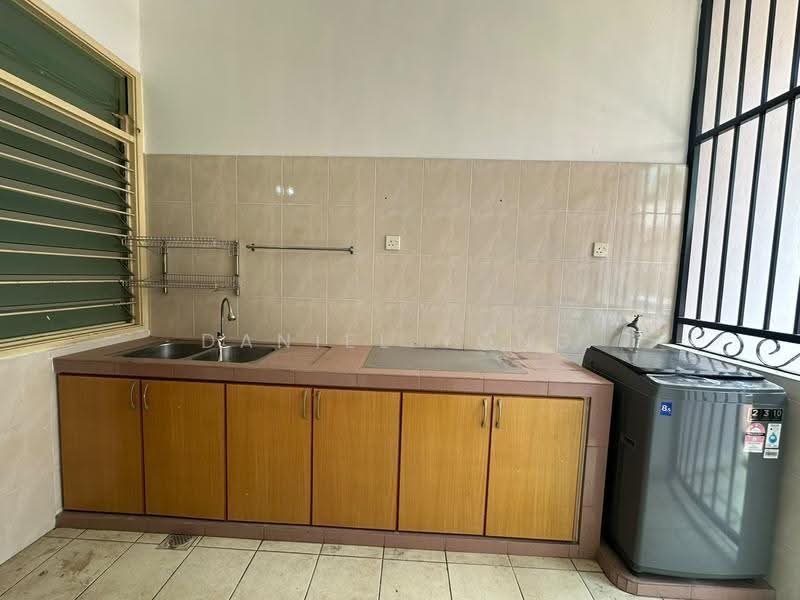 Rumah Kluster untuk Disewa di Taman Mount Austin (Tebrau) - Daniel Yong - Kitchen - PropertyGuru.com.my