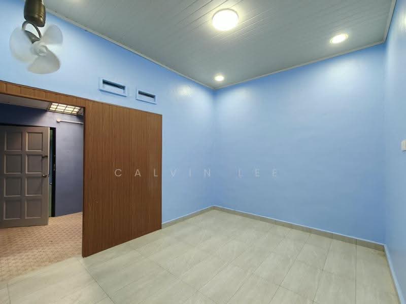 Shop for Rent in Taman Century (Johor Bahru) - Calvin Lee - Interior - PropertyGuru.com.my