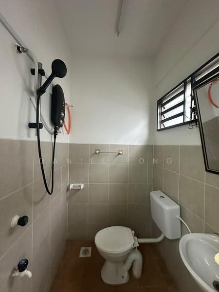 2-storey Terraced House for Sale in Taman Scientex Pasir Gudang (Pasir Gudang) - Daniel Yong - Bathroom - PropertyGuru.com.my