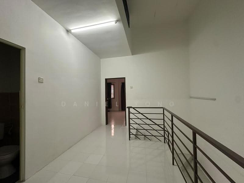 2-storey Terraced House for Sale in Taman Scientex Pasir Gudang (Pasir Gudang) - Daniel Yong - Bathroom - PropertyGuru.com.my