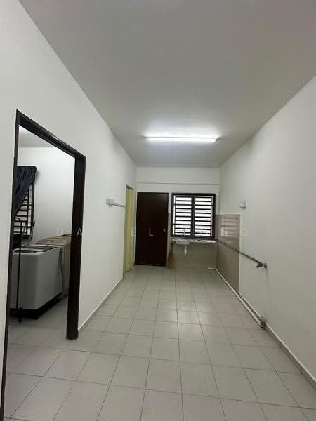 2-storey Terraced House for Sale in Taman Scientex Pasir Gudang (Pasir Gudang) - Daniel Yong - Kitchen - PropertyGuru.com.my