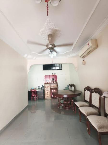 Rumah Teres 1.5-Tingkat untuk Dijual di Taman Bukit Jaya (Ulu Tiram) - Ee Fong Toh - Living Room - PropertyGuru.com.my