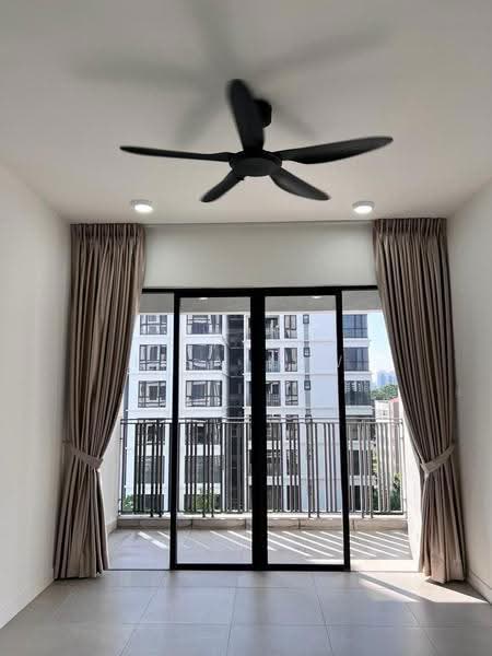 Kediaman Servis untuk Disewa di Nova Saujana - Lisa Low - Balcony - PropertyGuru.com.my