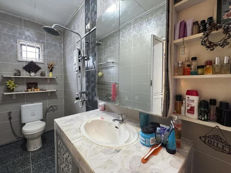 2-storey Terraced House for Sale in Taman Muhibbah (Kulai) - JH Yap - Bathroom - PropertyGuru.com.my